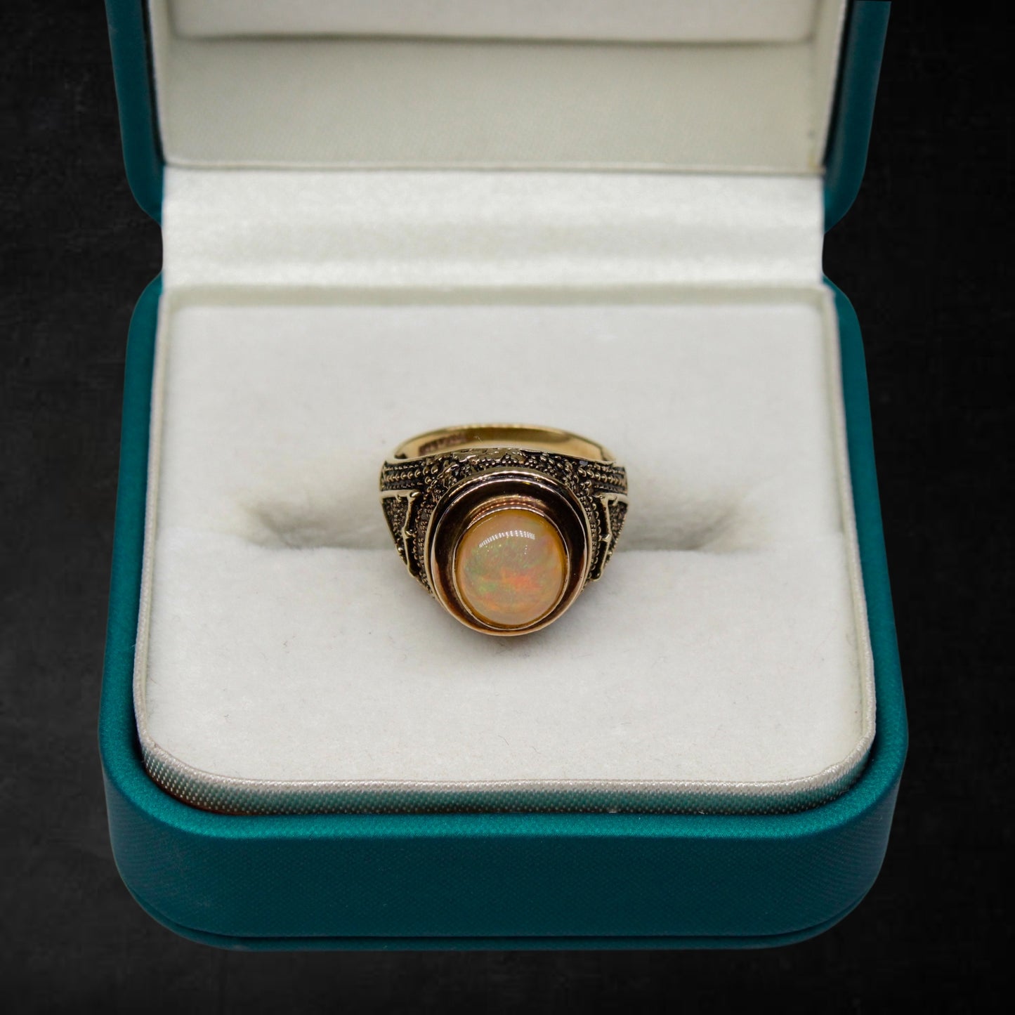 Anillo de Ópalo 10K