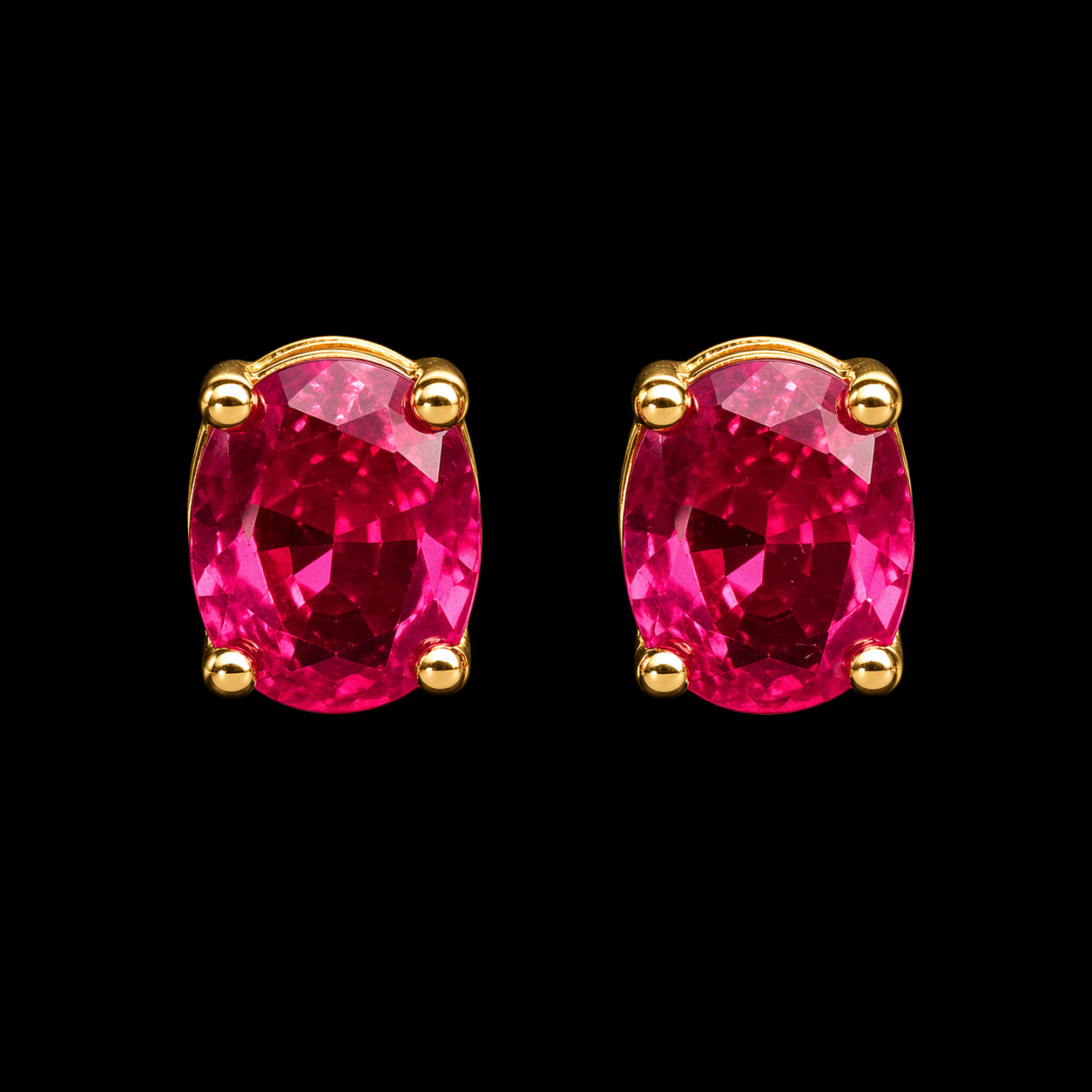 Aretes Rubí Ovalado