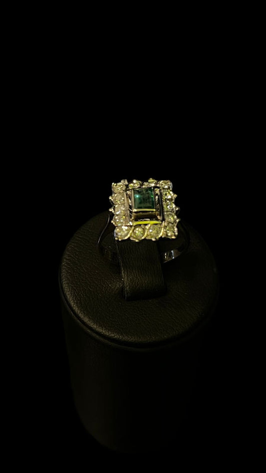 Anillo de Esmeralda con diamantes 14K