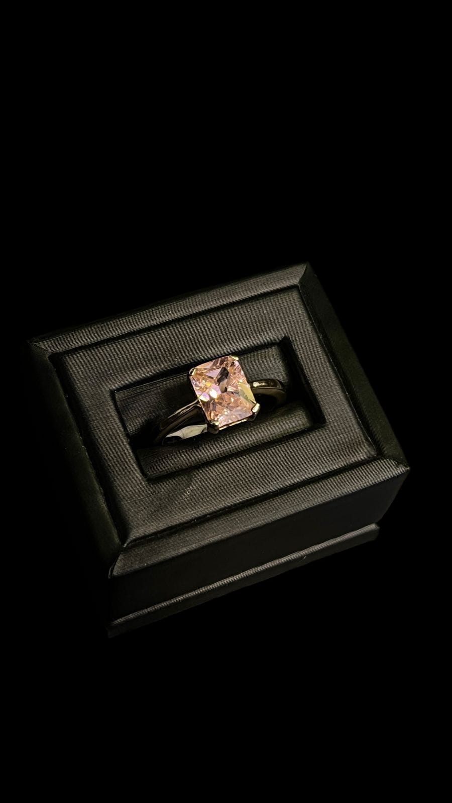 Anillo Casual Piedra Rosa 10K