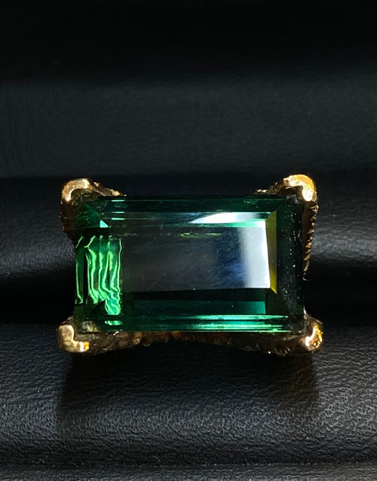 Anillo de Turmalina Verde con Diamantes 14K